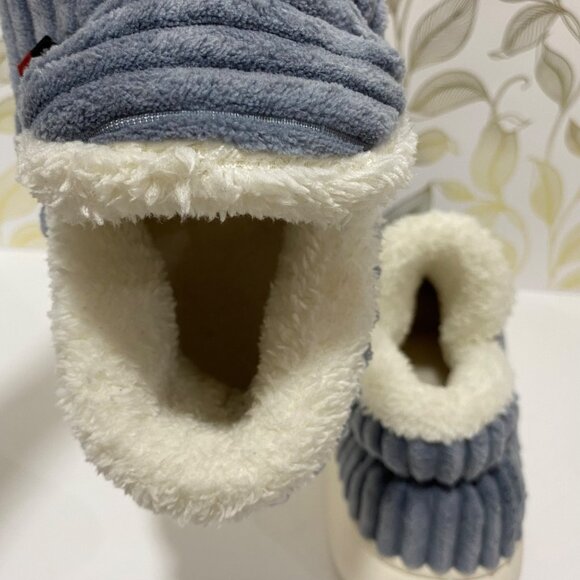 Cozy Plush Lined Slip-On Slippers With Ribbed Design & Durable Rubber Sole NWOT - Picture 8 of 8